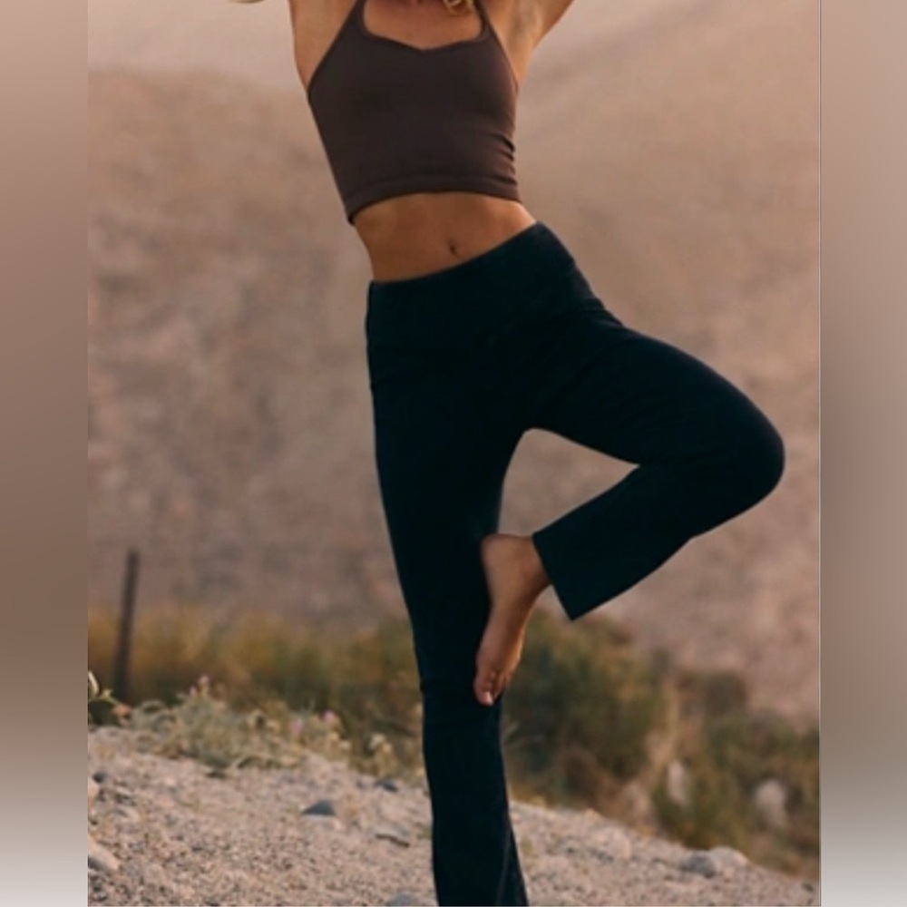 NWT Free People Movement Right On
Ribbed Flares Washed Black Size: small
